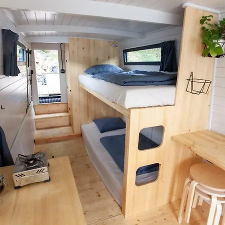Дом отдыха Houseboat Mali